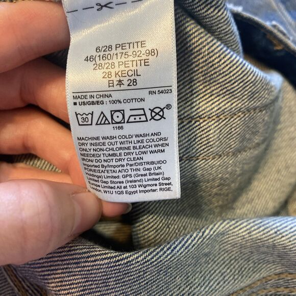 Gap Jeans Womens Size 6/ 28P Distressed Denim Cheeky Straight Hi-Rise Button Fly - Picture 6 of 9